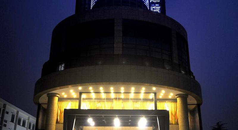Kingtown Hotel Hongmei Шанхай Екстериор снимка