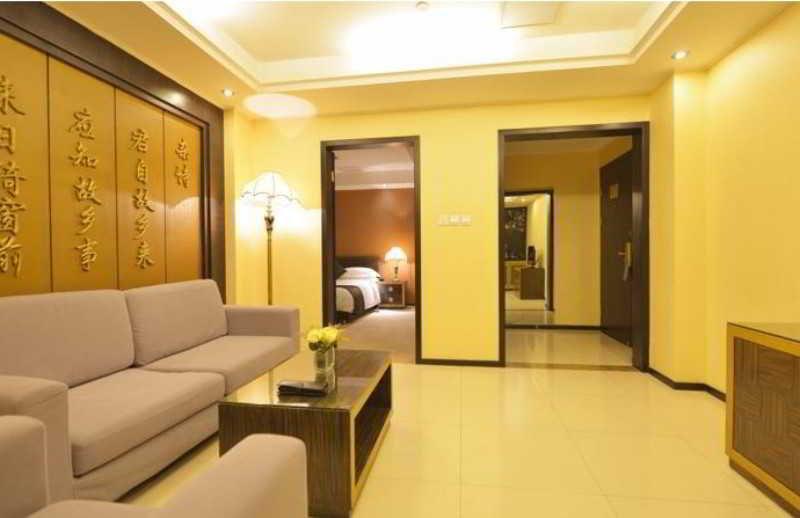 Kingtown Hotel Hongmei Шанхай Екстериор снимка