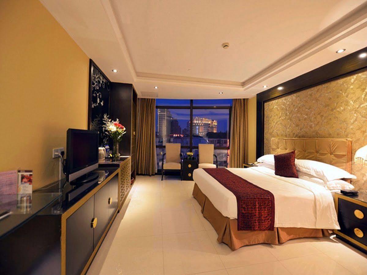 Kingtown Hotel Hongmei Шанхай Екстериор снимка