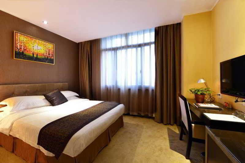 Kingtown Hotel Hongmei Шанхай Екстериор снимка