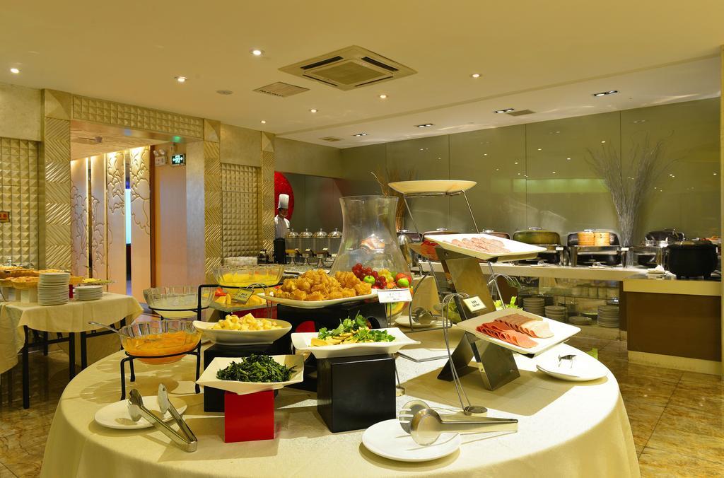 Kingtown Hotel Hongmei Шанхай Екстериор снимка