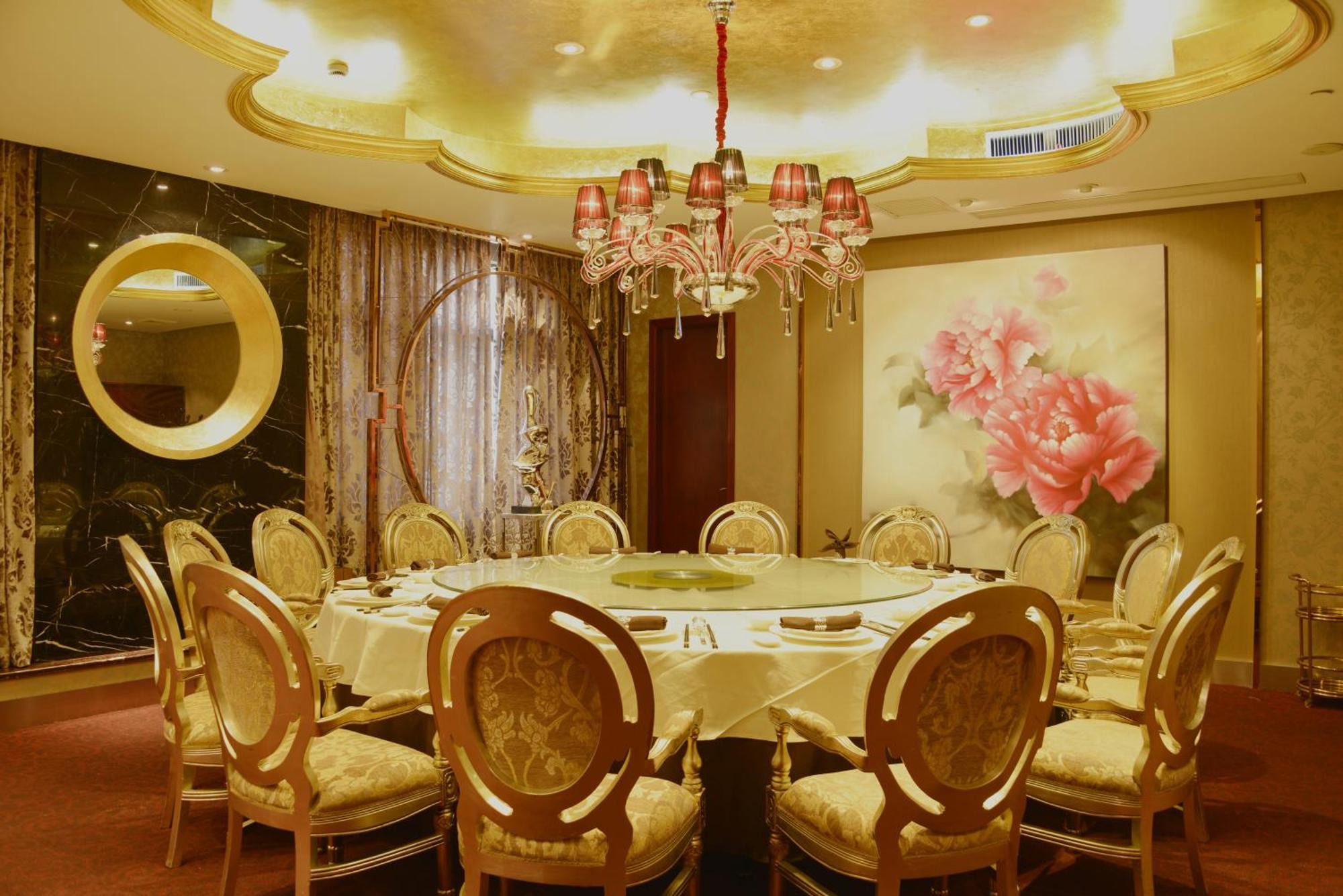 Kingtown Hotel Hongmei Шанхай Екстериор снимка