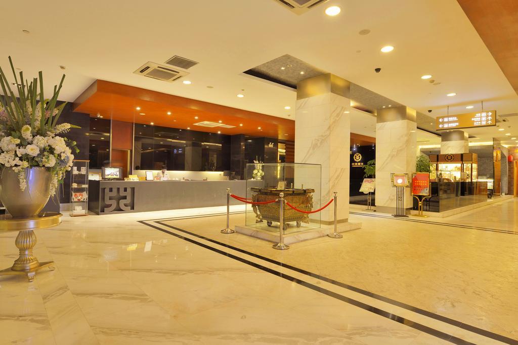 Kingtown Hotel Hongmei Шанхай Екстериор снимка