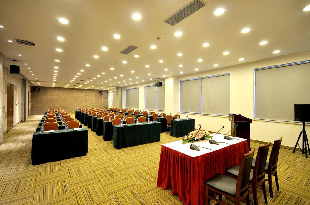 Kingtown Hotel Hongmei Шанхай Екстериор снимка